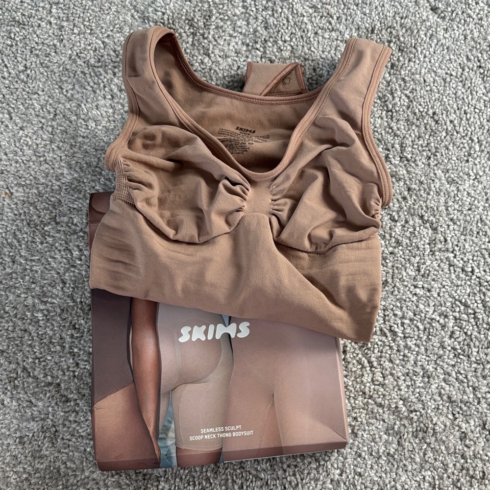 SKIMS Sienna Seamless Sculpt Bodysuit